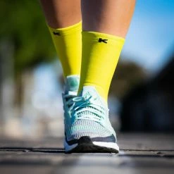 LOOPSOKKEN #PAWS Unisex - KAMUABU CANARY Kleur 23CM 1 Draad -Regatta shop loopsokken paws unisex kamuabu canary kleur 23cm 1 draad 4